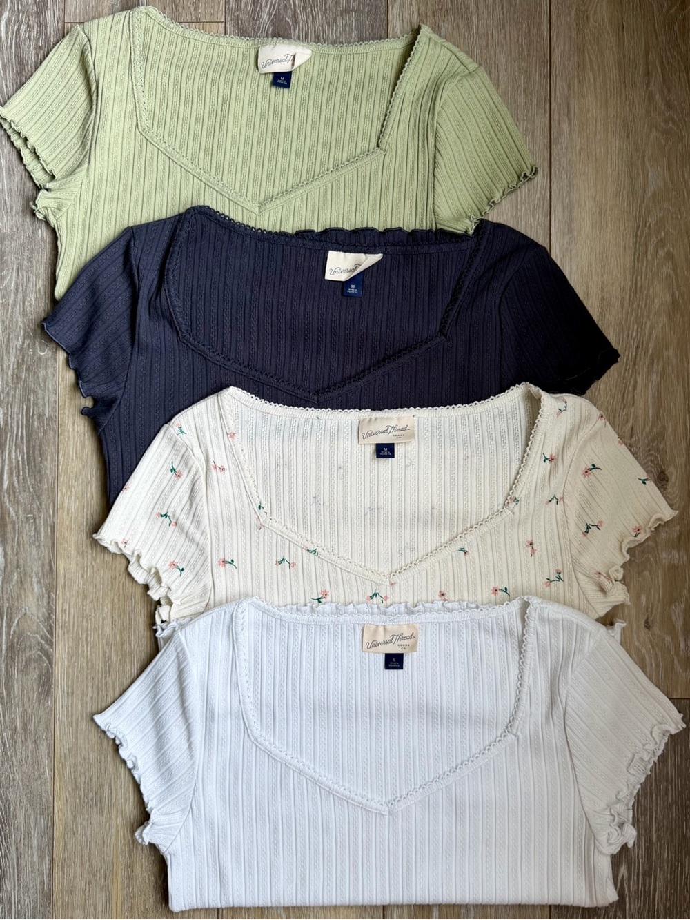 SET OF 4 — Universal Thread Women’s Shirts (MEDIUM)